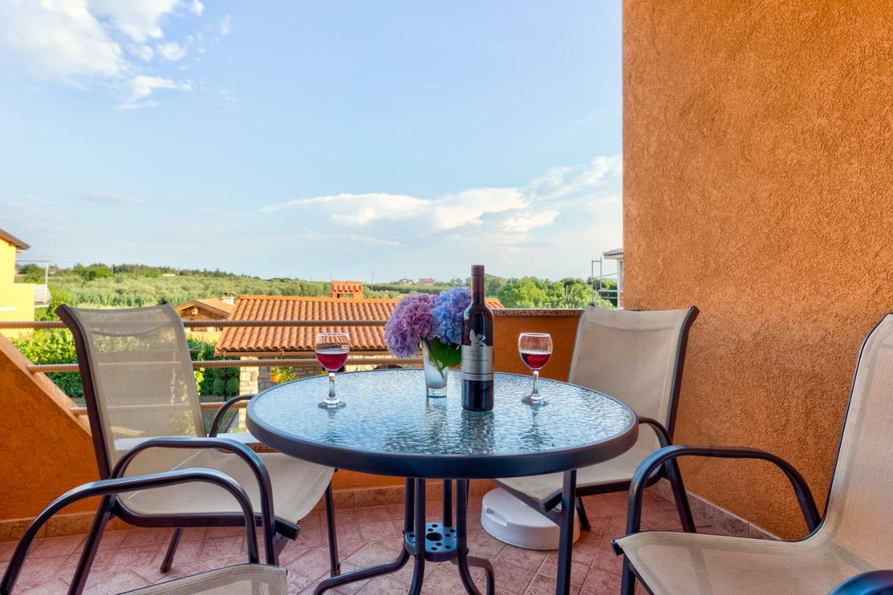Apartments Contessa Novigrad Istria Eksteriør billede
