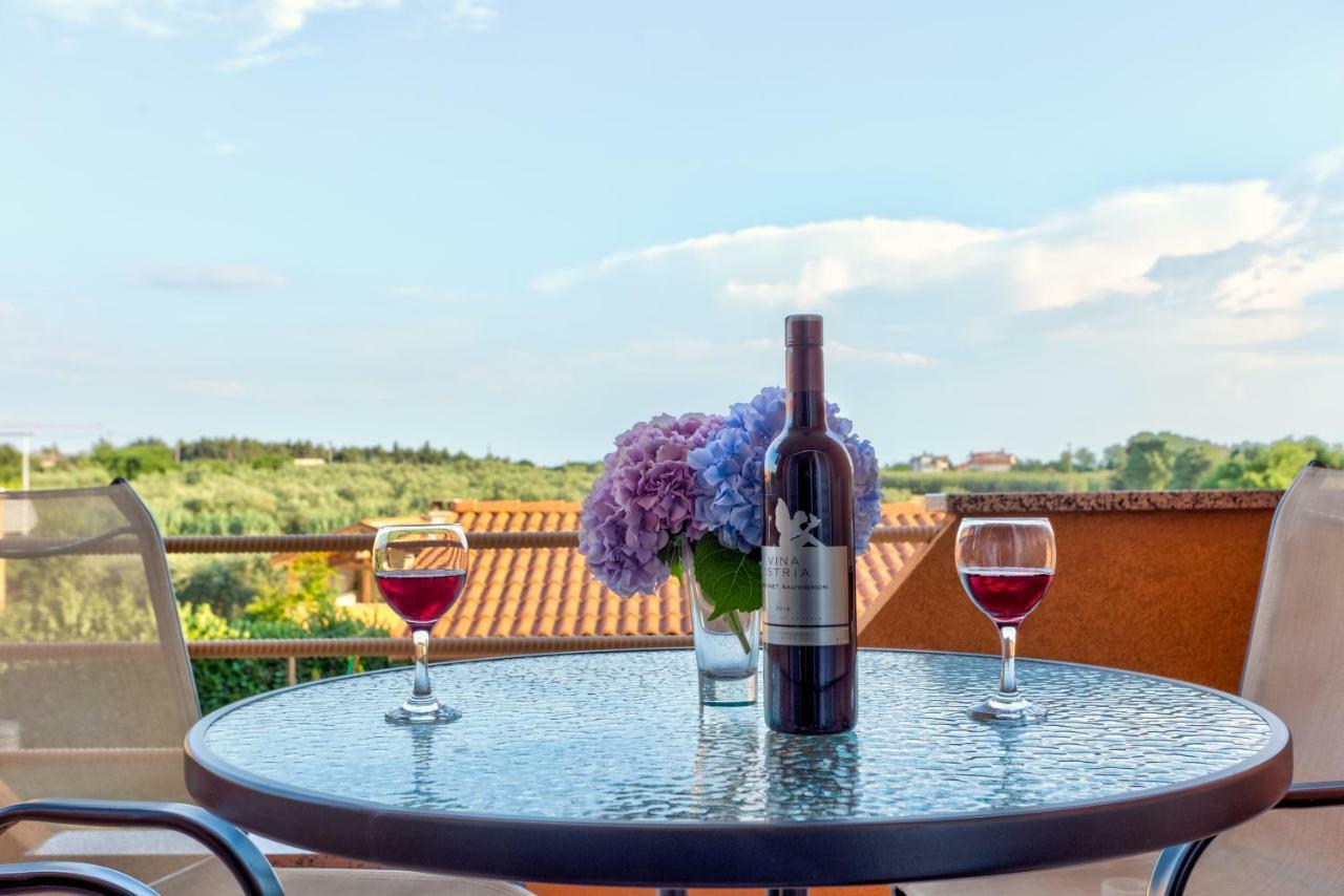 Apartments Contessa Novigrad Istria Eksteriør billede